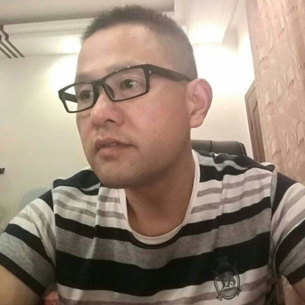 沈建伟的照片