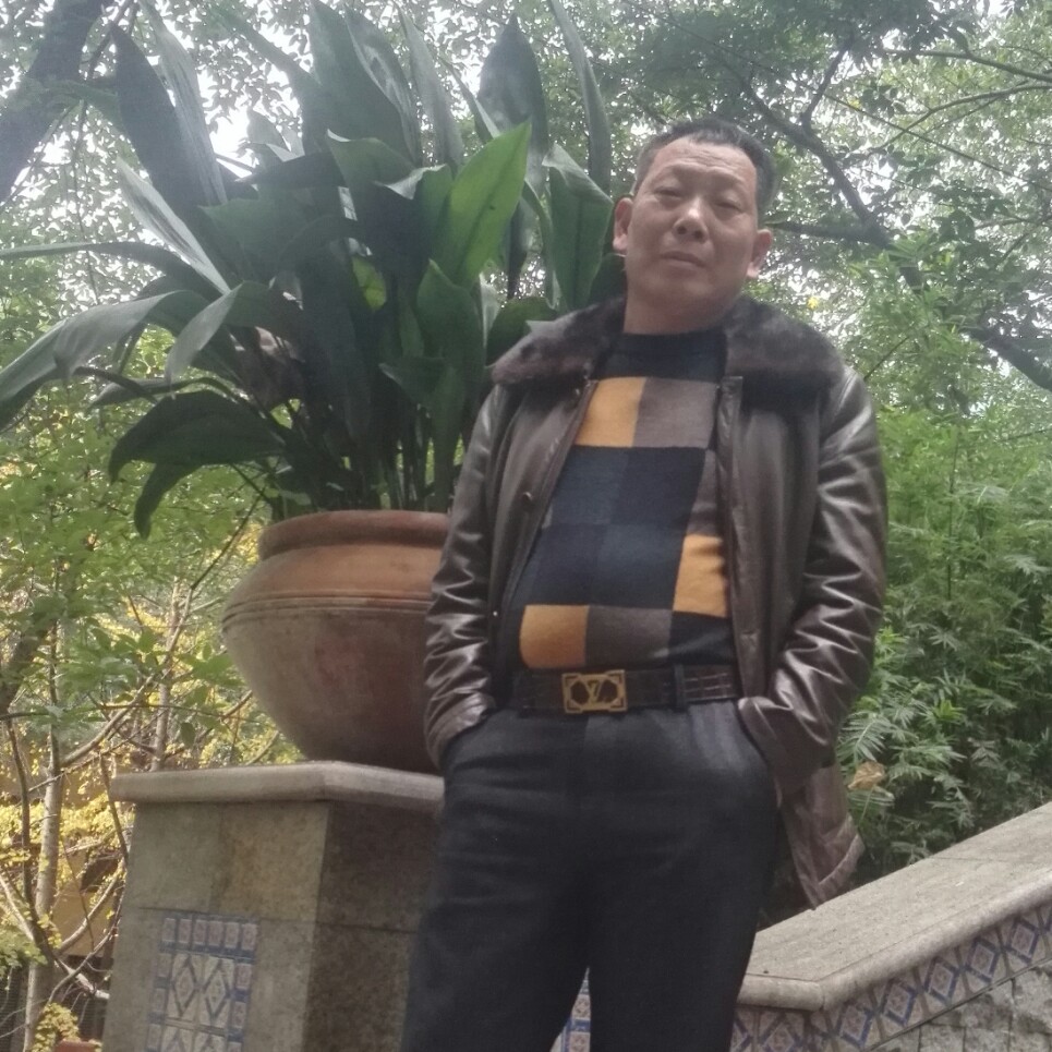 水钻工的照片