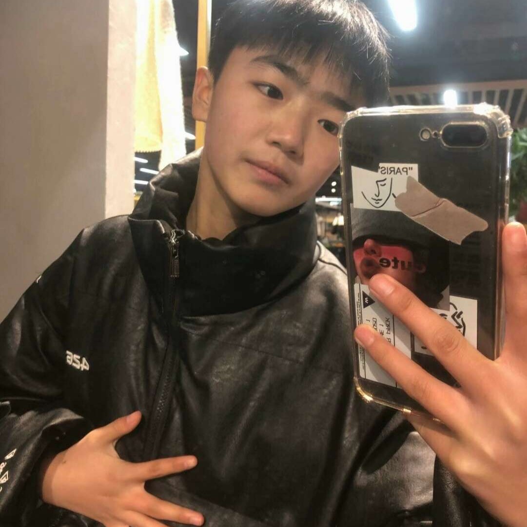 斑驳闻康乃馨的照片