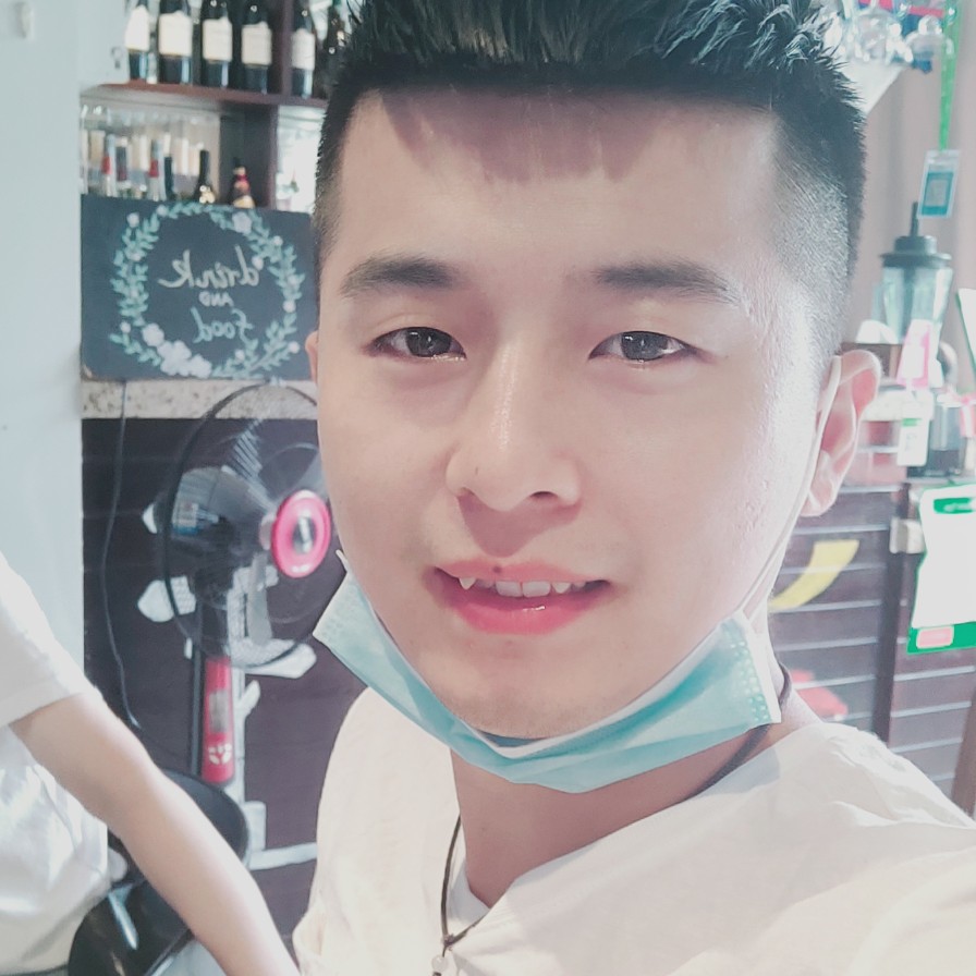 Alone的照片