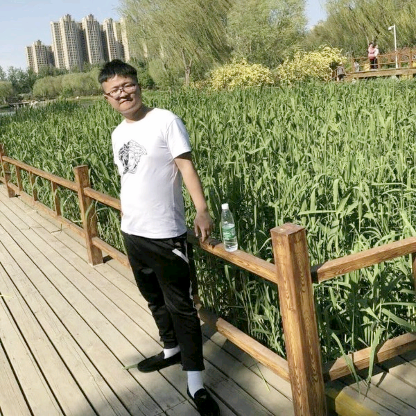 挺ok的一个小伙的照片