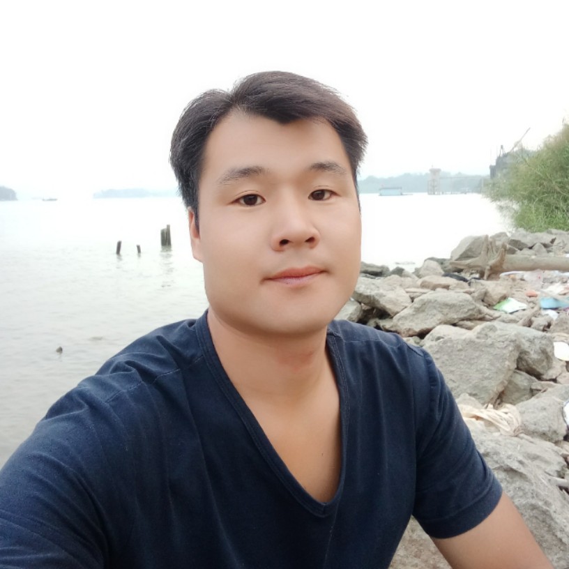 彼岸花在开的照片
