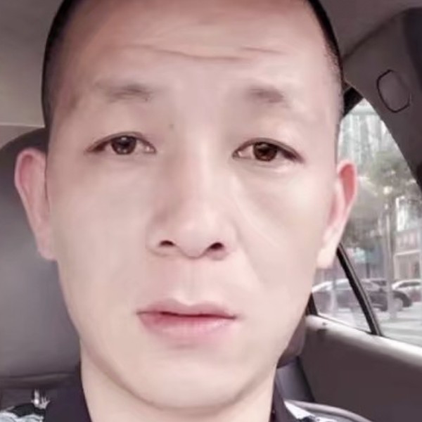 坚定凝眸回忆的照片