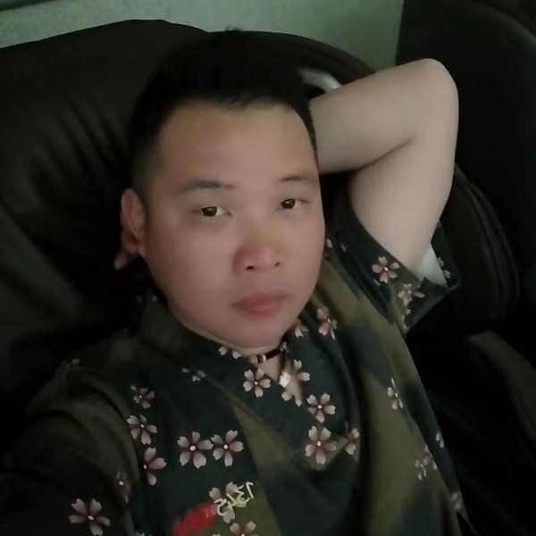 男人胃的照片