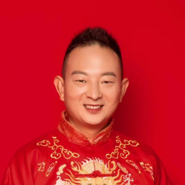 洛尘自觉的照片