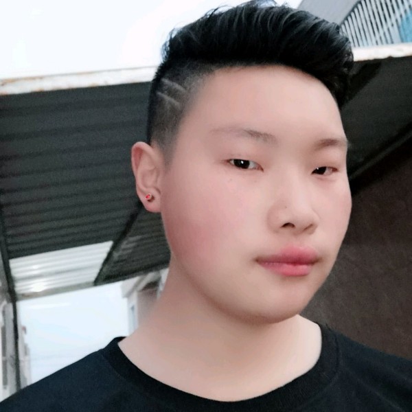 爱笑秋杰的照片