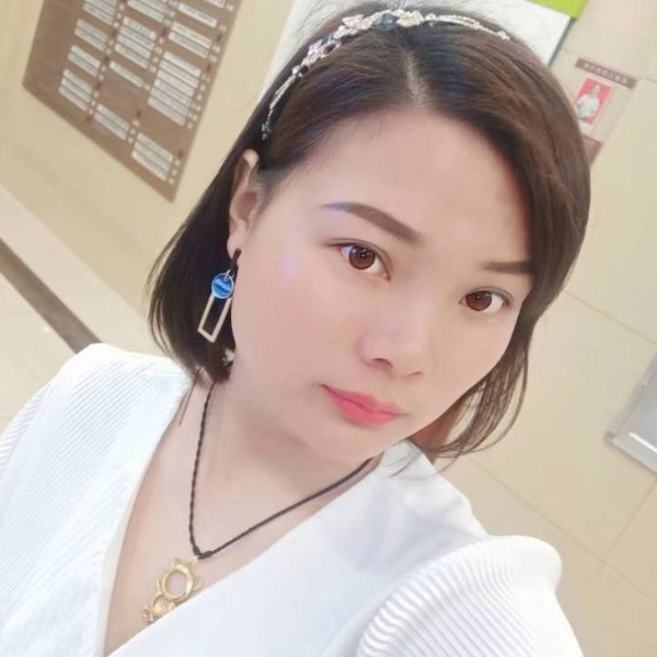 烟草女人的照片