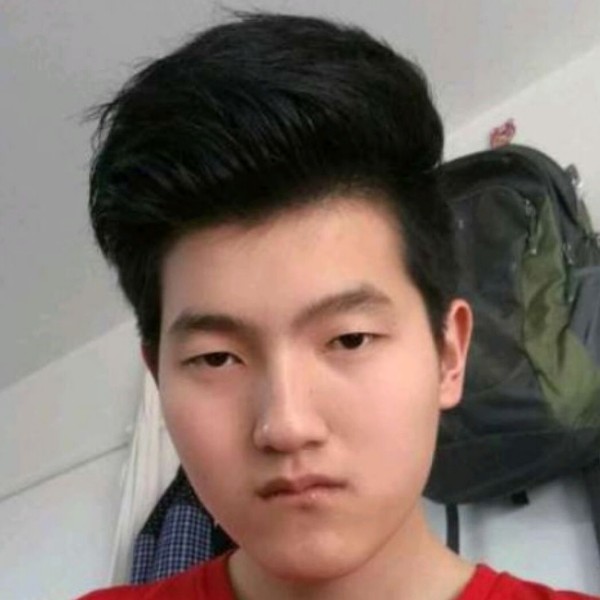 花生浅吻优雅的照片