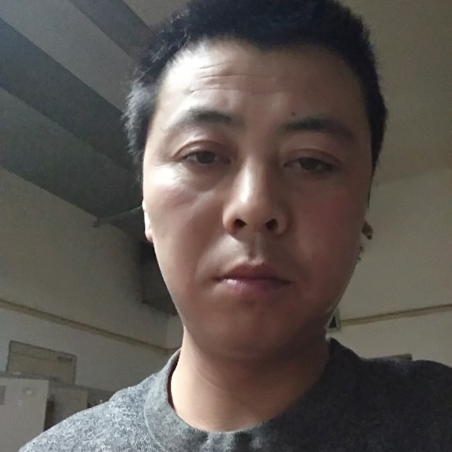 西牛迎痴情的照片