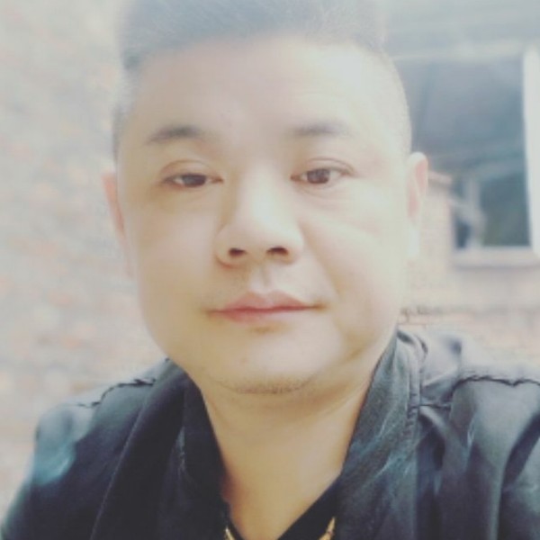 刚哥简单快乐的照片