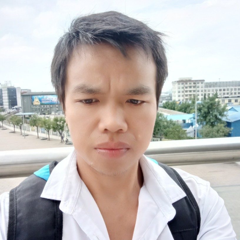 外向笑过客的照片