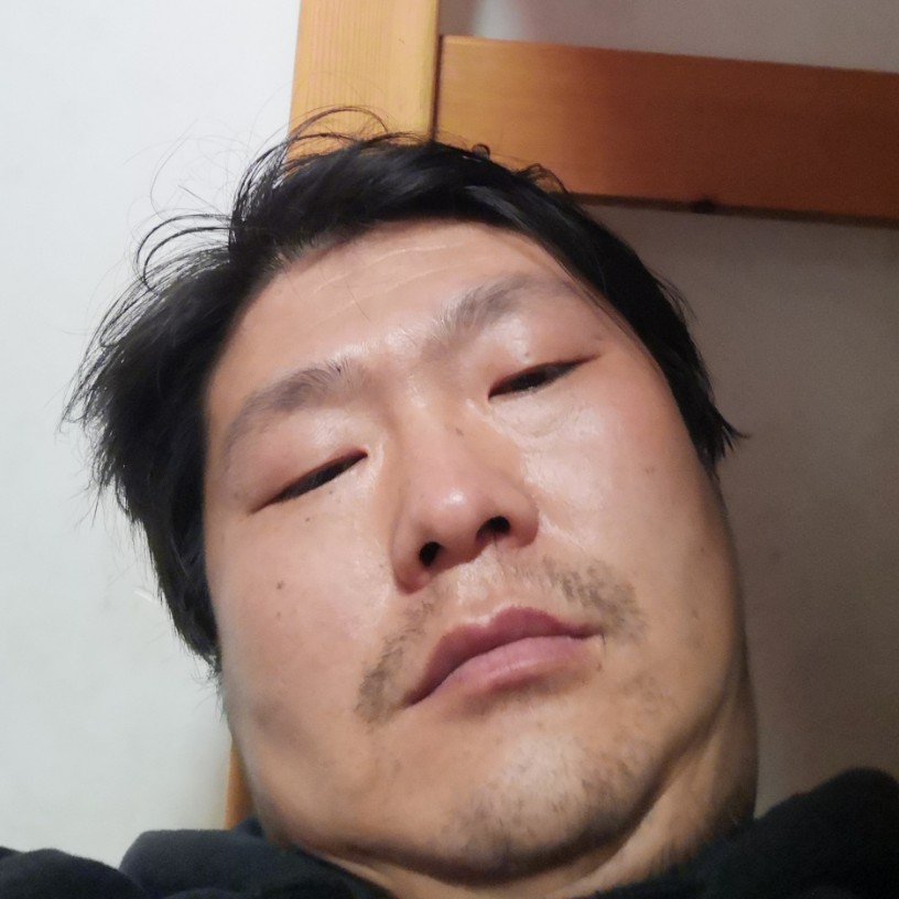 白发独狼王的照片