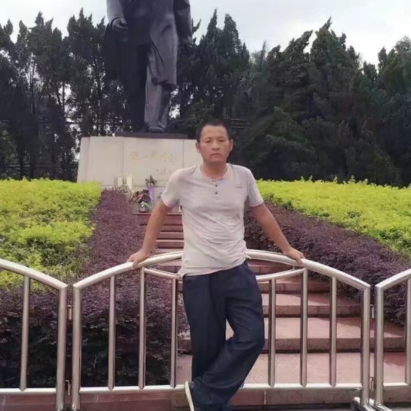 盼望落后自由人的照片