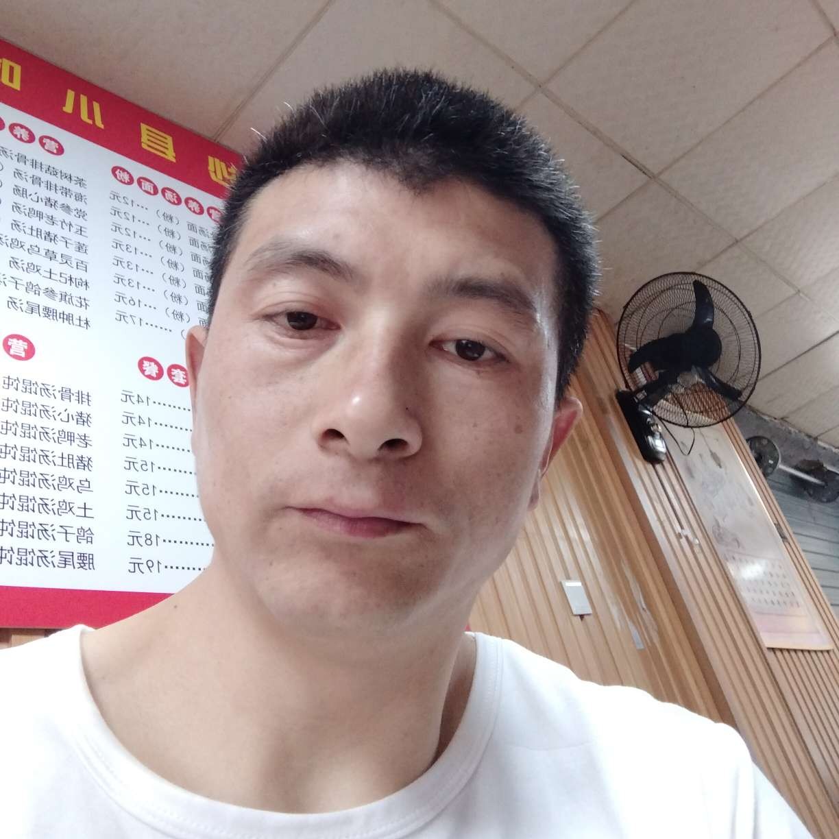 美满拿康乃馨的照片