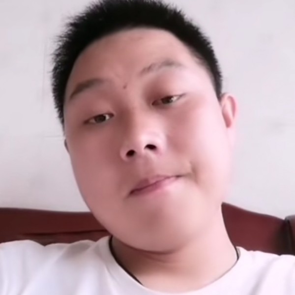 伶俐相许星星的照片