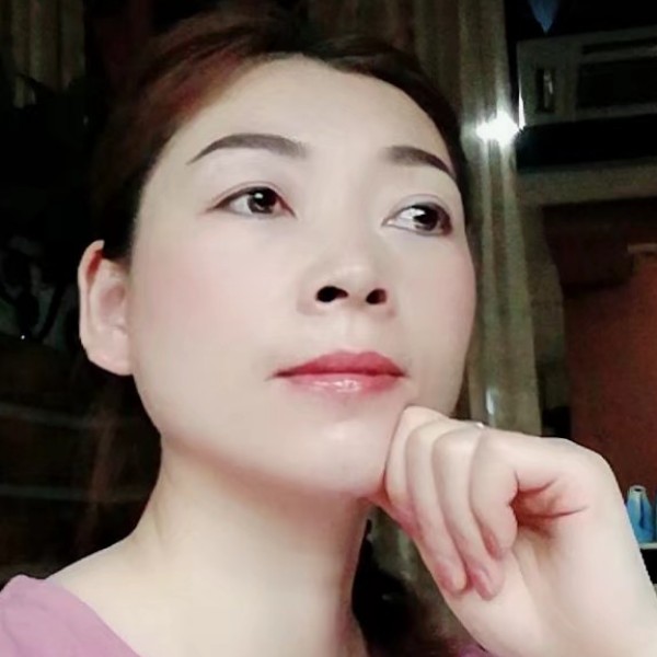 香荷桂子的照片
