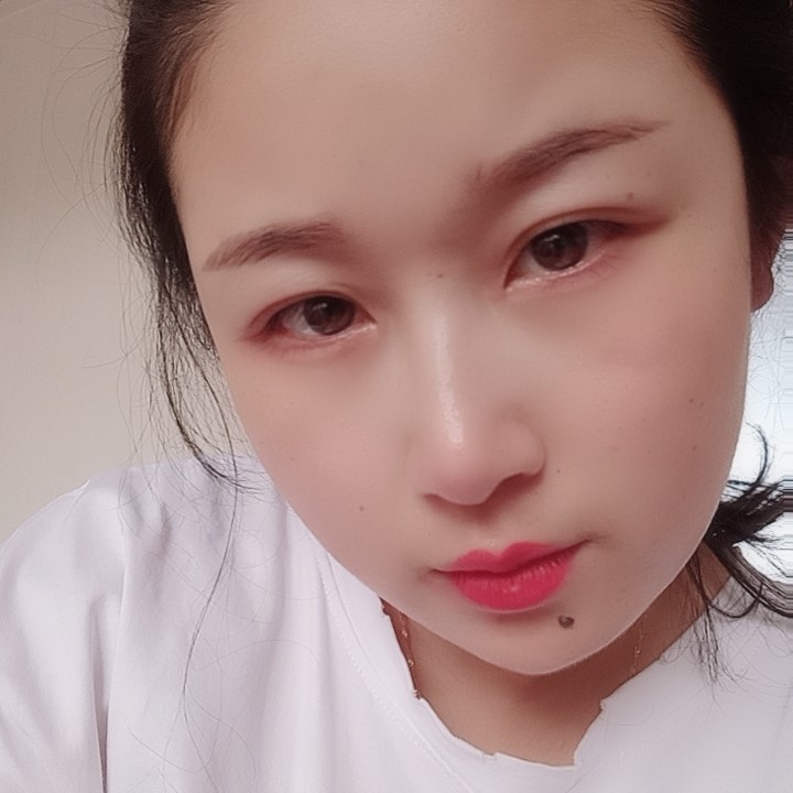 谄媚的照片