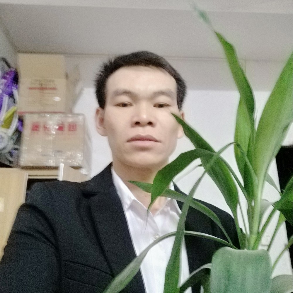 期待踢花痴的照片