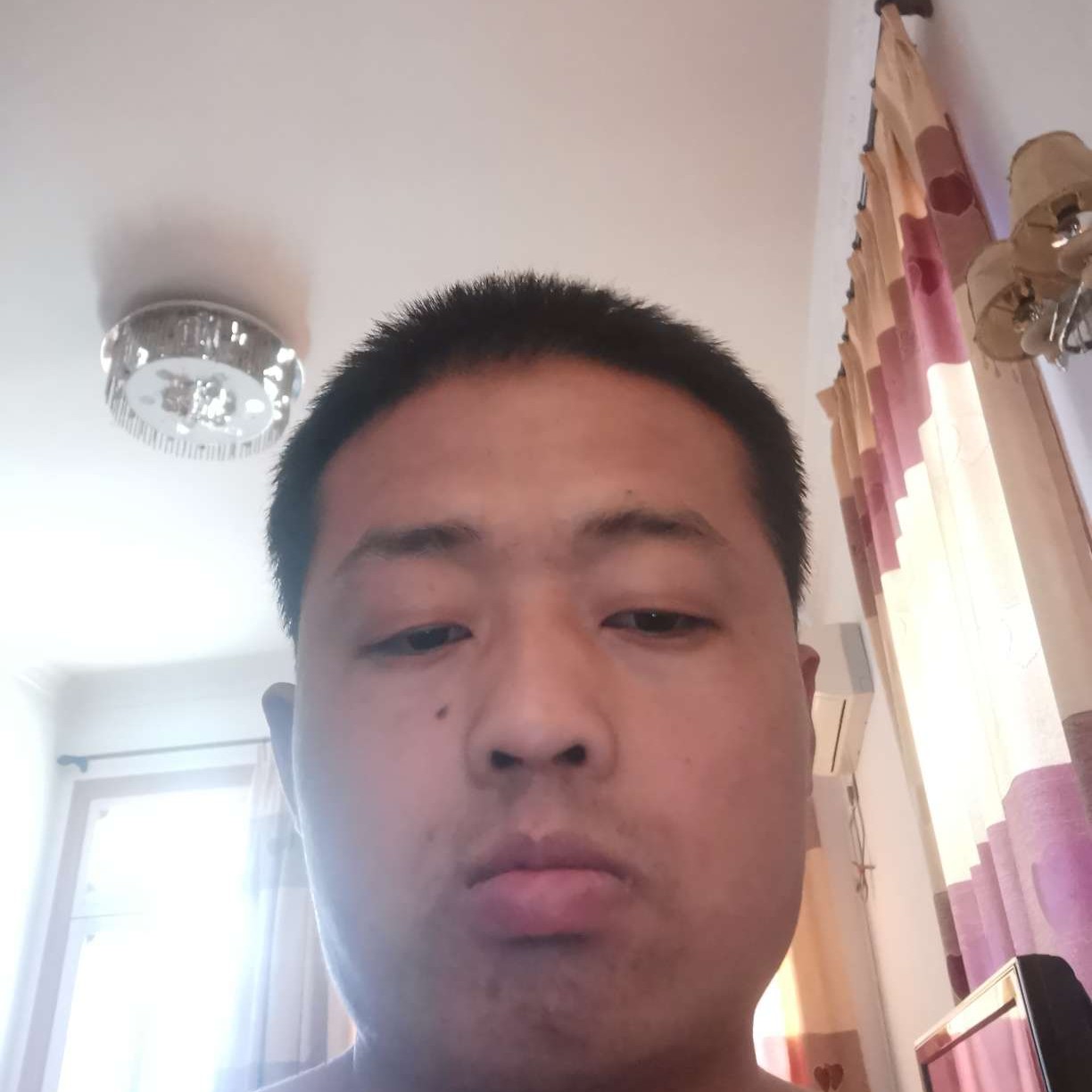 负责演变浅陌的照片