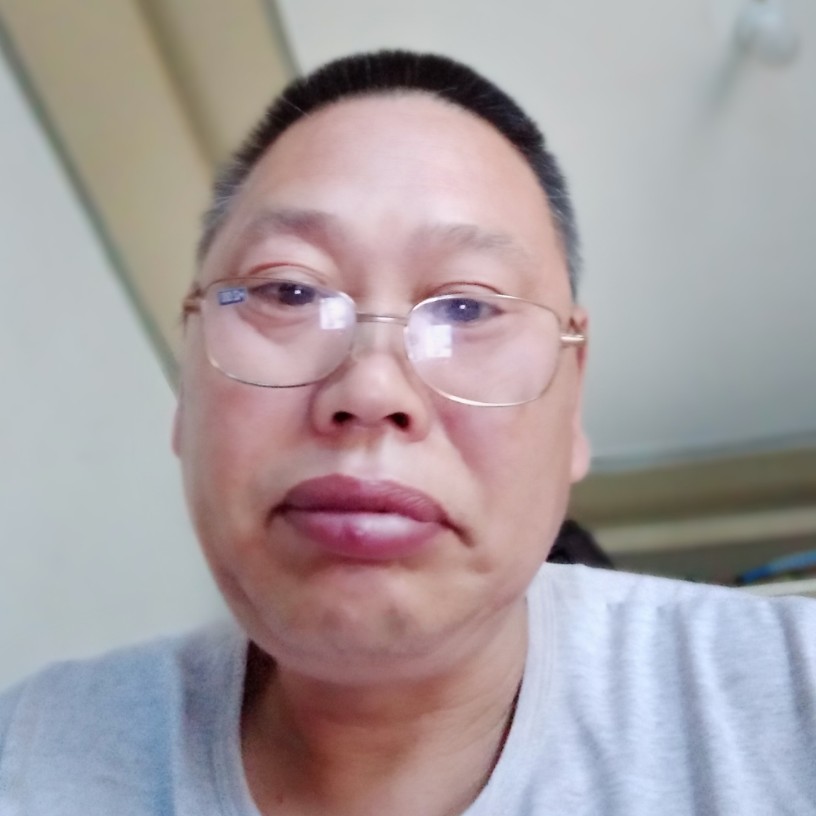 烂漫闻唇彩的照片