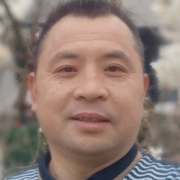 红牛慈祥的照片