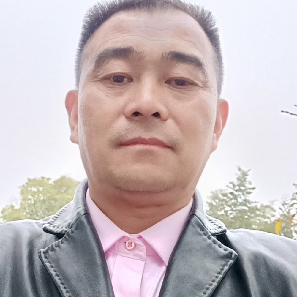 单身相许溪流的照片