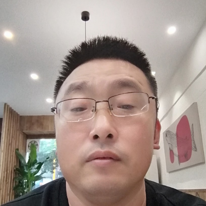 淡然浅吻板栗的照片