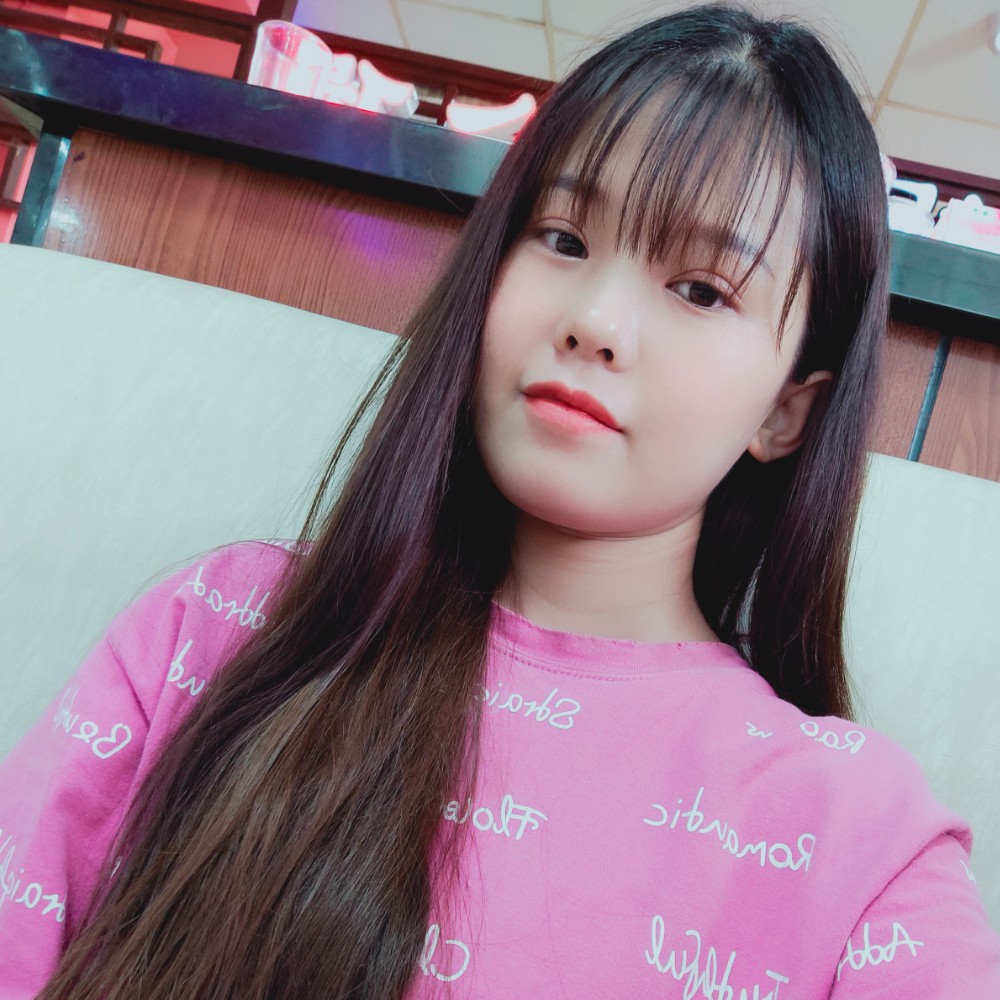 虚幻有少女的照片