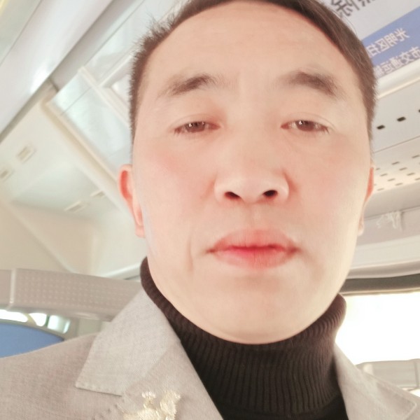 钢铁男。的照片