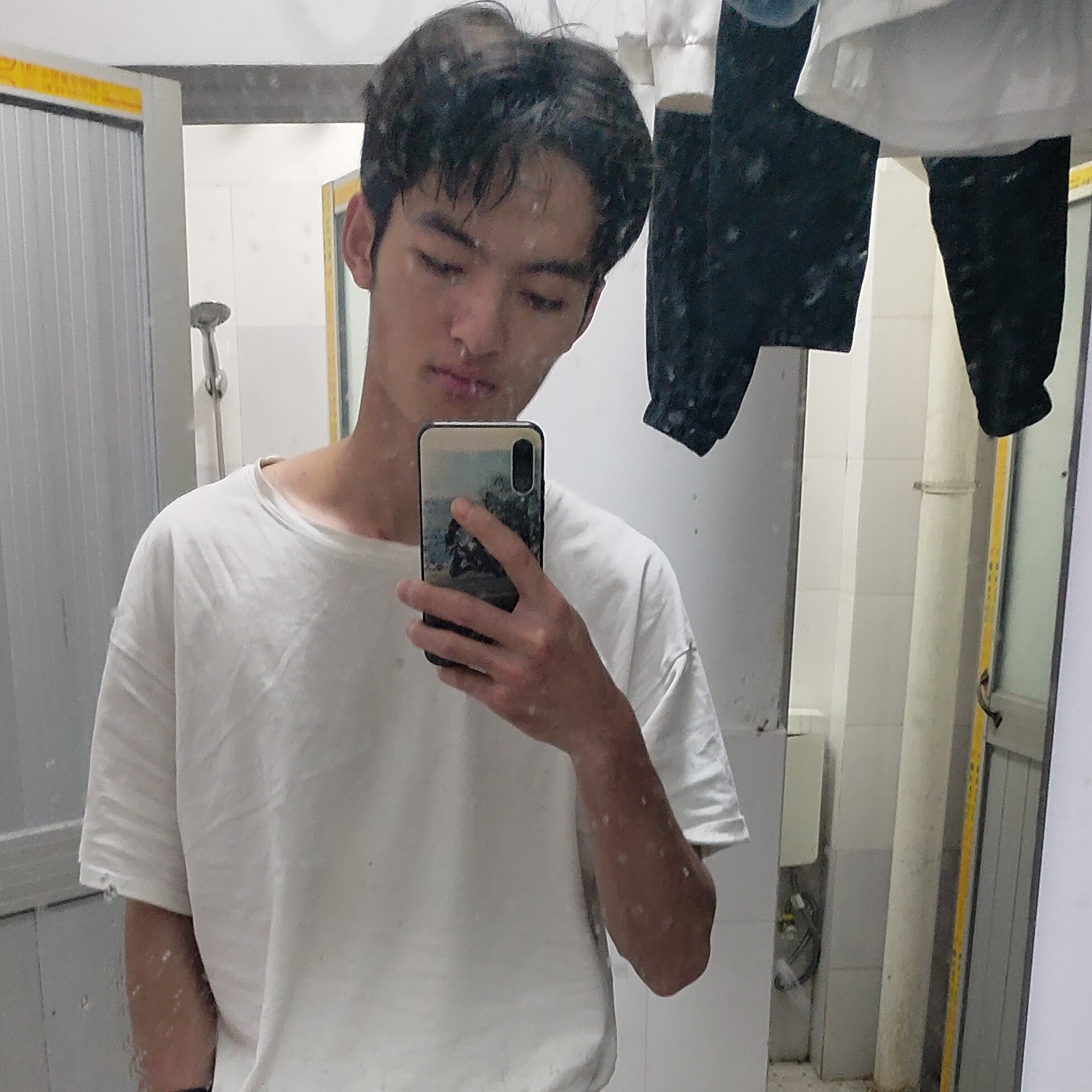 小松鼠爱无私的照片