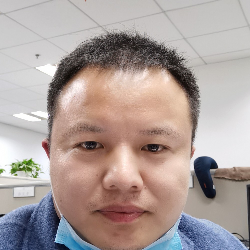 青花忐忑的照片