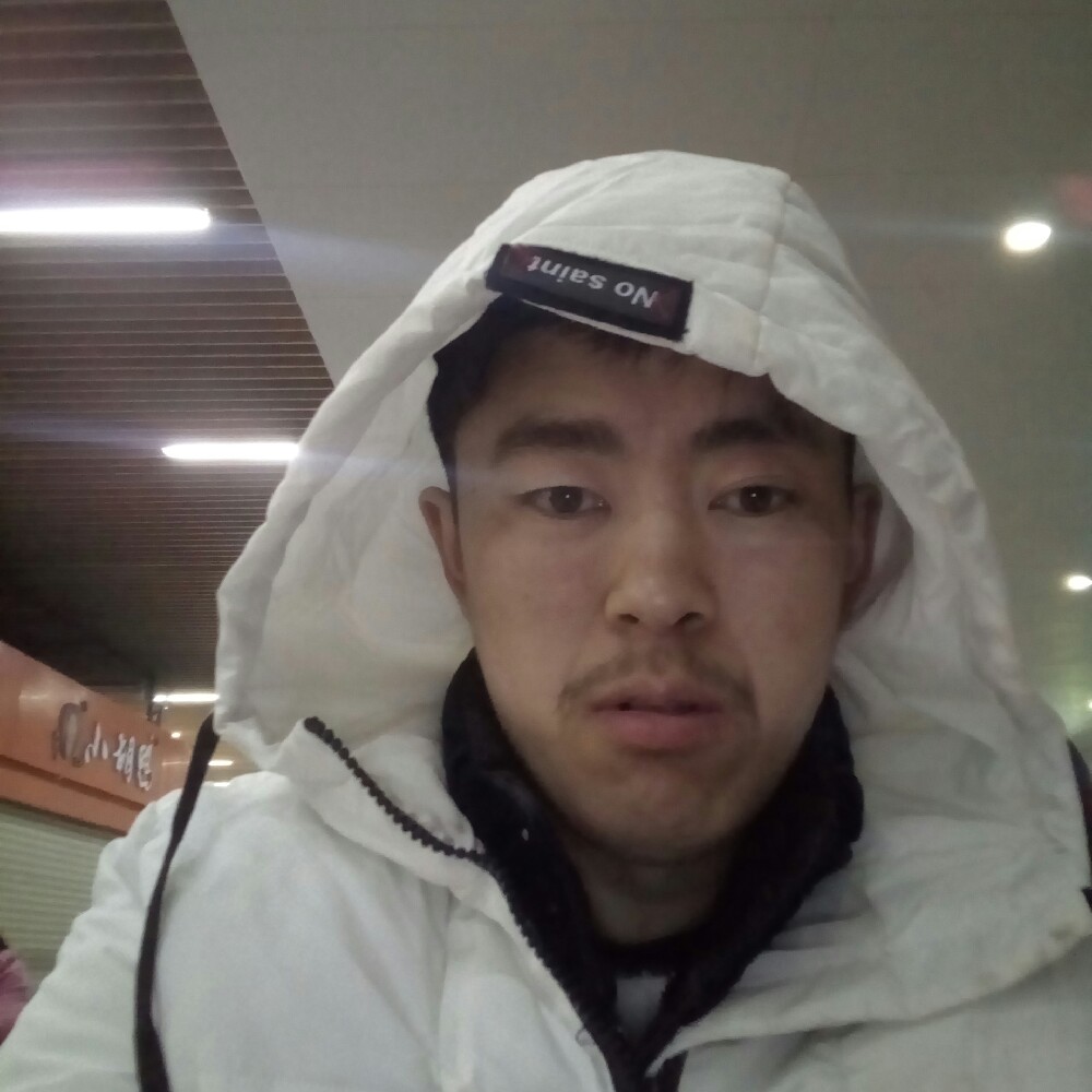 何孝松的照片