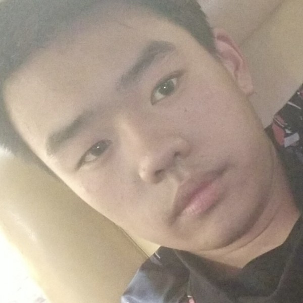 阿策的照片