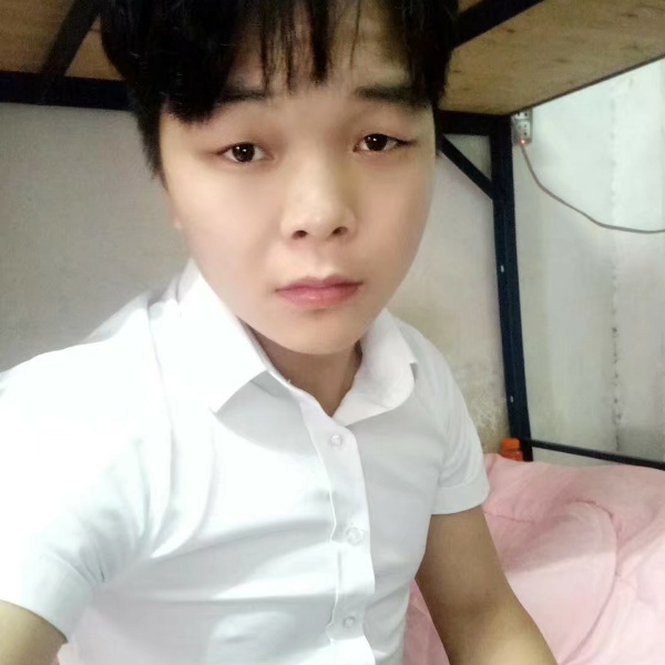 腼腆闻万宝路的照片