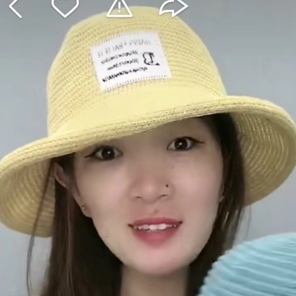 凌乱的绿萝的照片