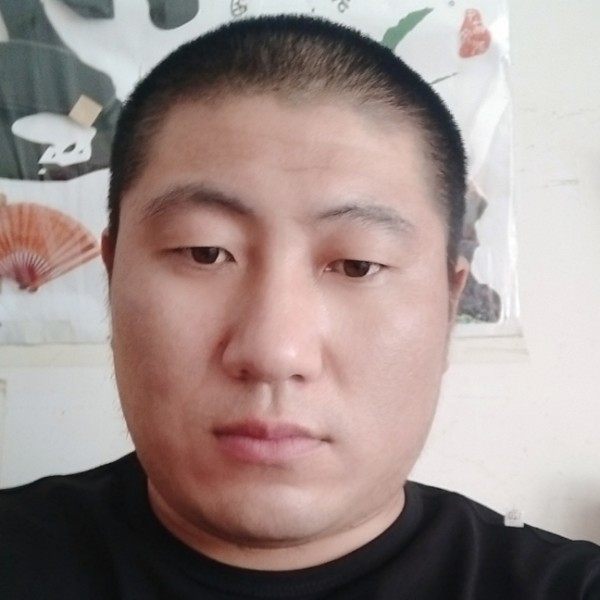 路人等于寂寞的照片