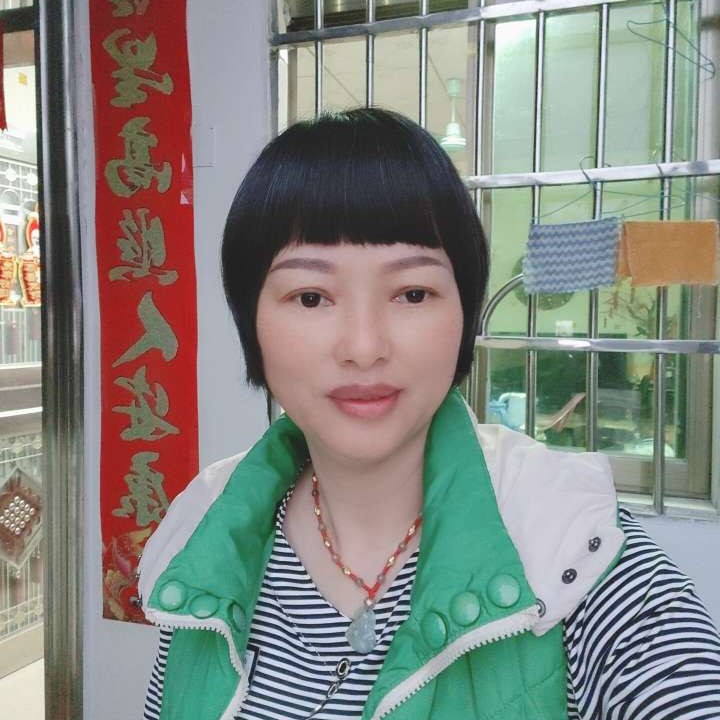 活泼演变月亮的照片