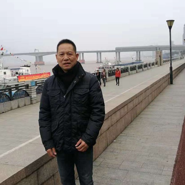 黄强国的照片