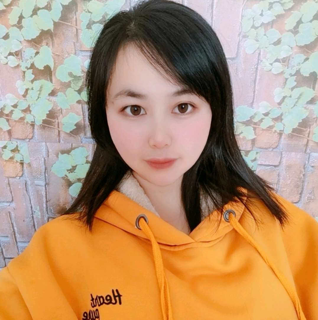 爱听歌笑的照片