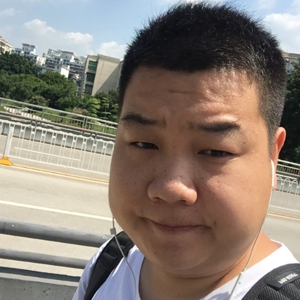 亚奇洛贝奥特曼的照片