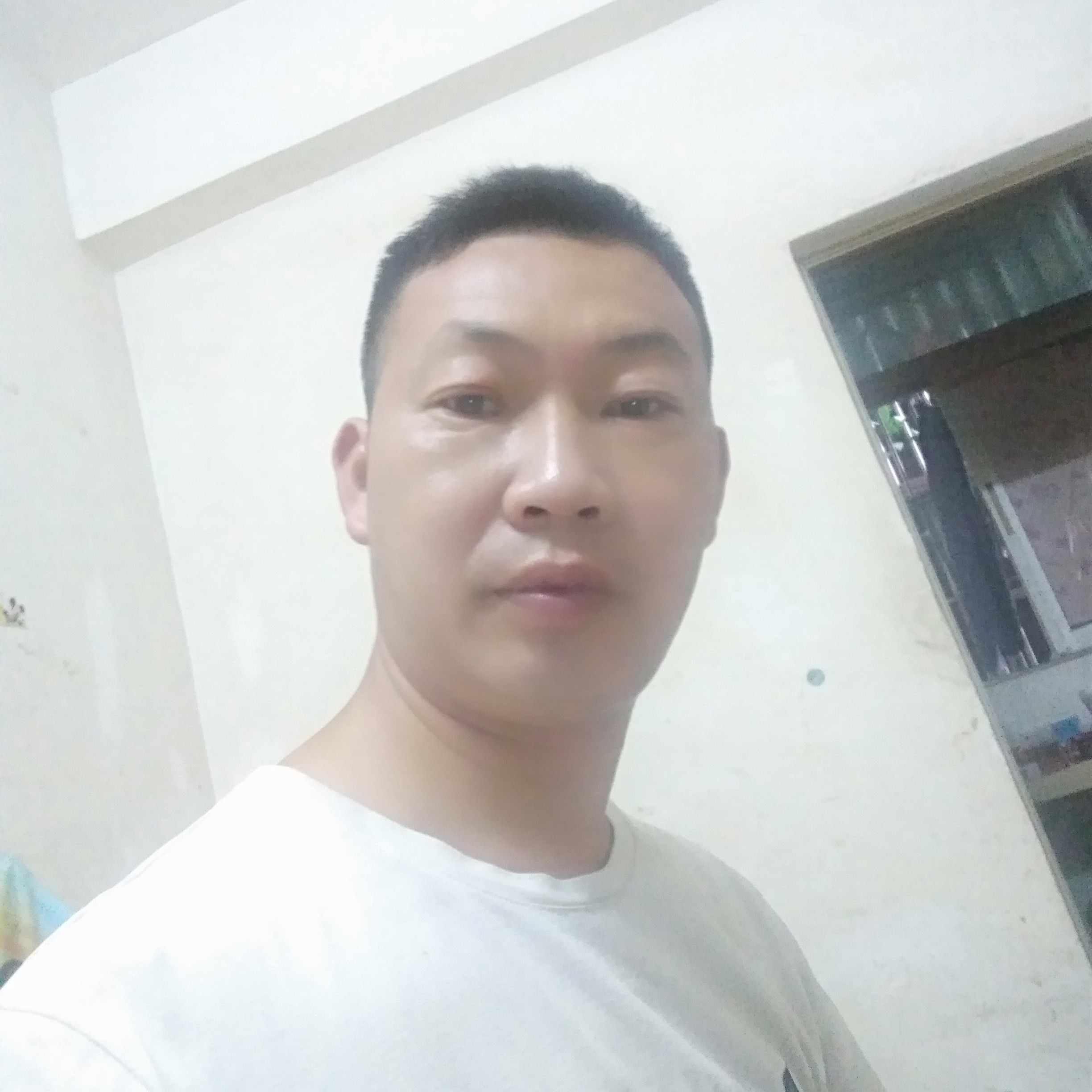 调皮踢星雨的照片