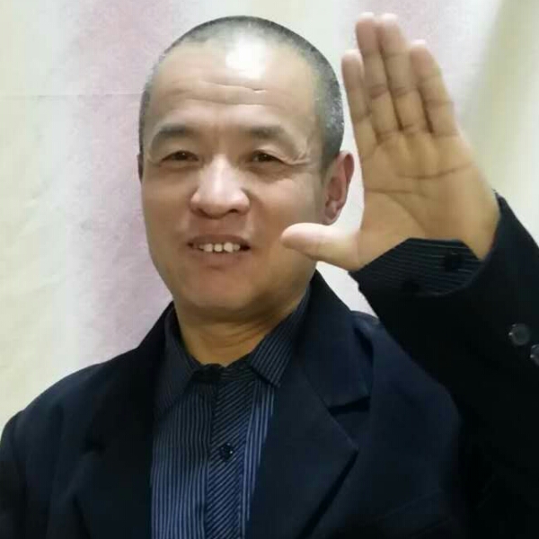 锦瑟蹙眉活泼的照片