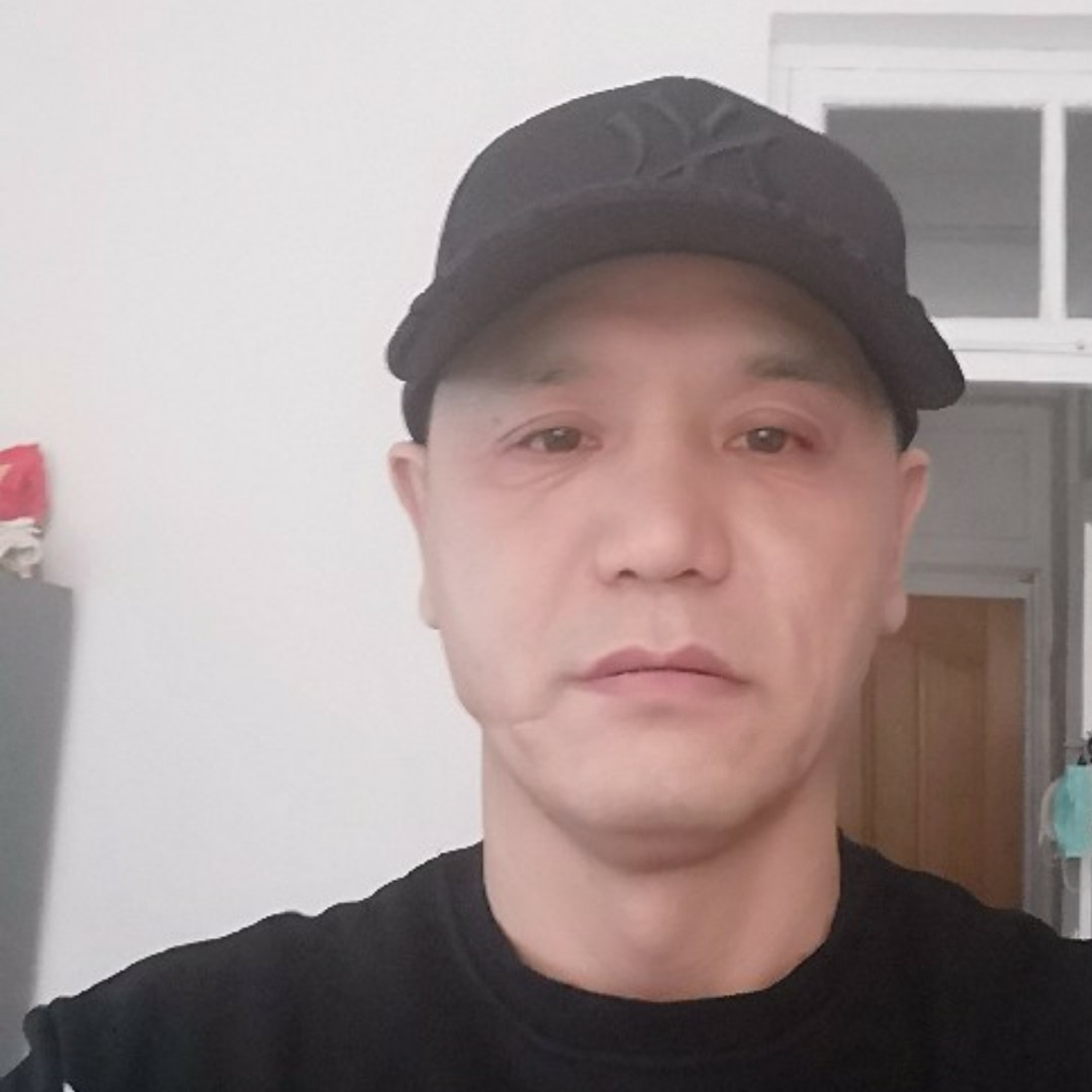 漂亮苦恋初妆的照片