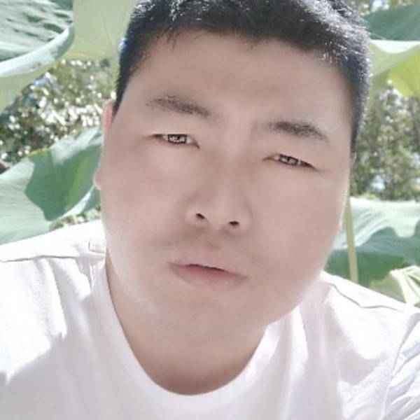 新乔真的照片