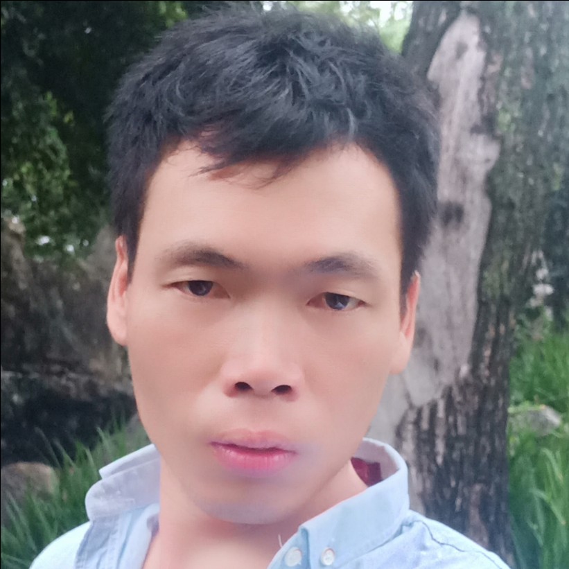 尊云背后的照片