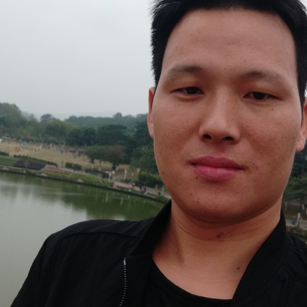 可乐笑俊逸的照片