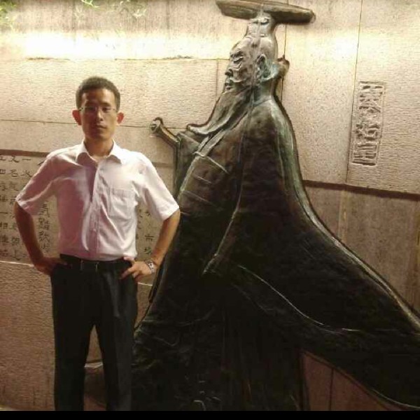 山东靠山石的照片