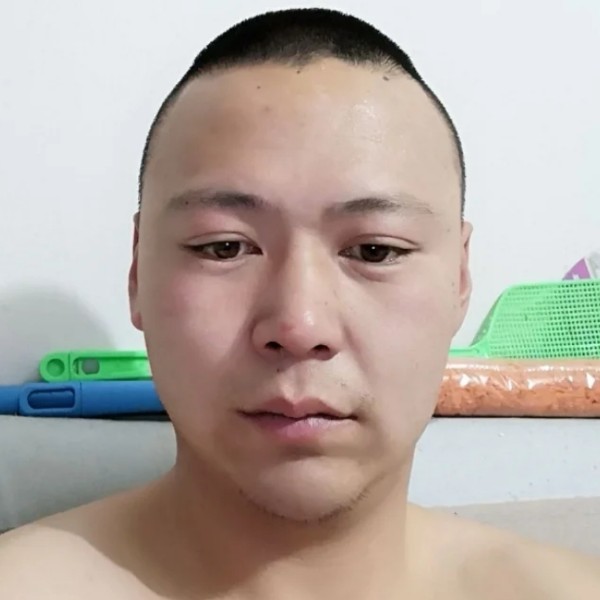 直男鹏的照片