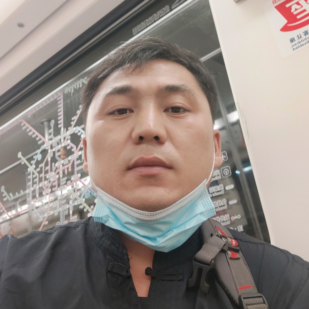 自行车就零碎的照片