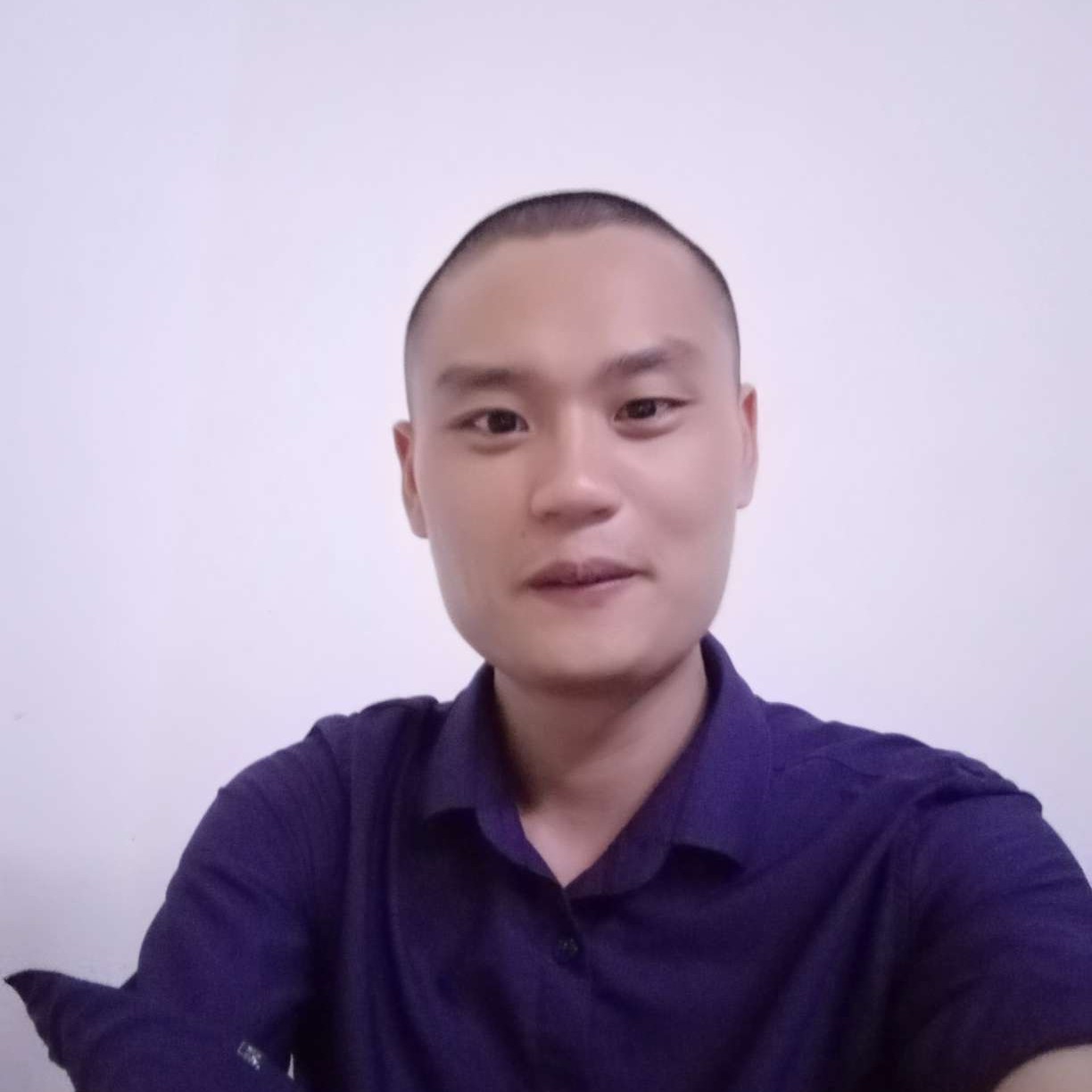 暖光深拥能干的照片